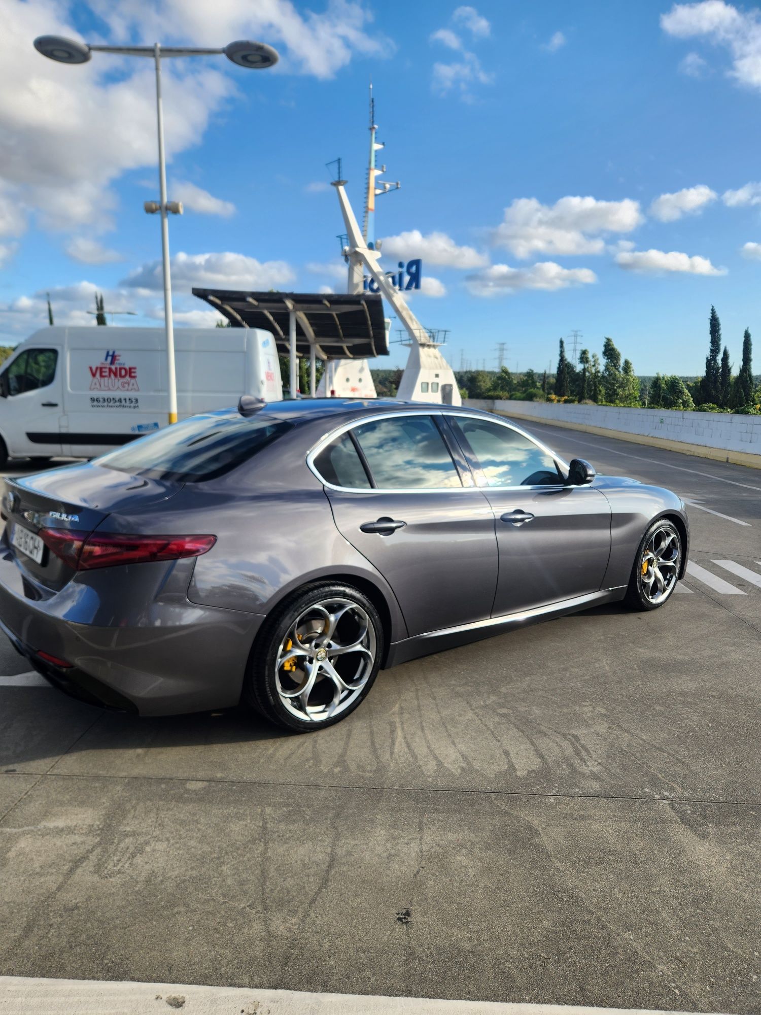 Alfa Romeo Giulia motor 2.2 com 205.000 km como novo Aceito retoma