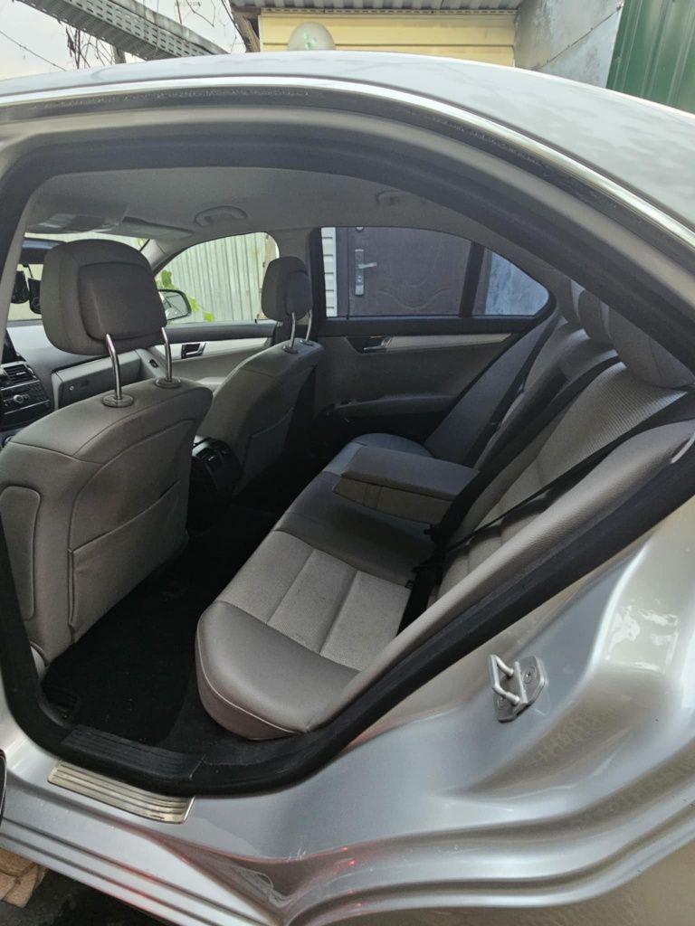 Авто Mercedes Benz C180 компресор