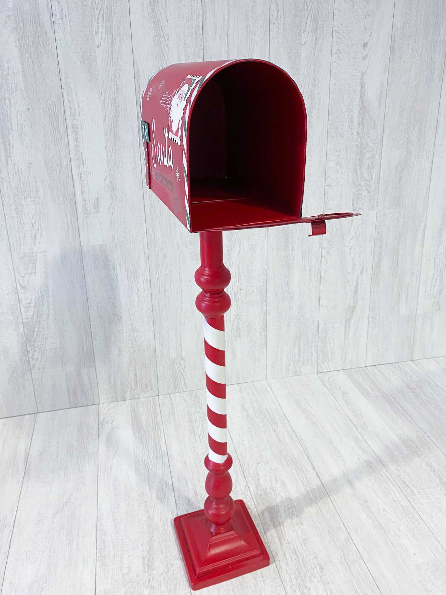 Caixa de correio de Natal vermelha