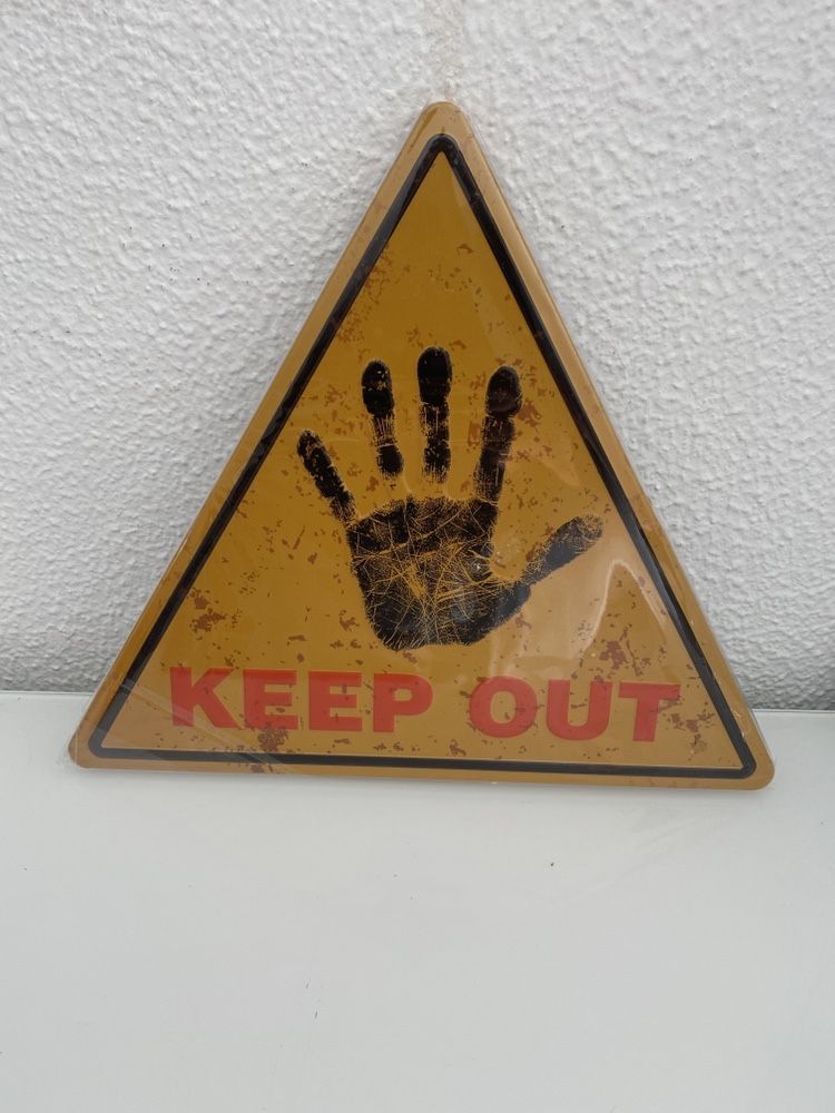 Placa metalica “Keep Out” 30x30 cm