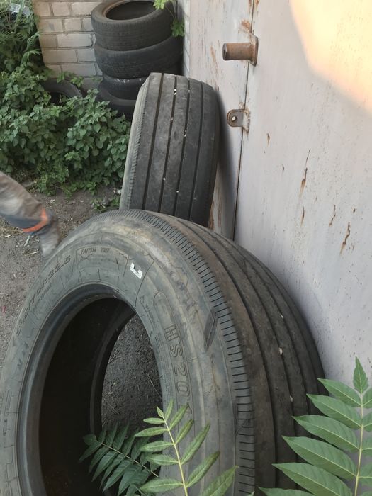 Продам 2 грузовые покрышки 315/70R22,5