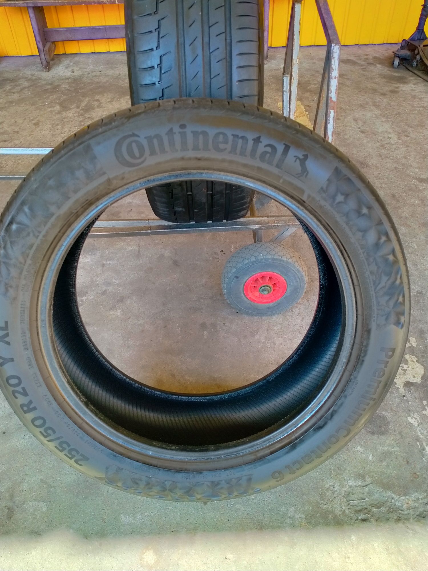 255/50R20 Continental 2шт.