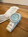Omega x Swatch SO33L100 Uran - Kosmiczny Design