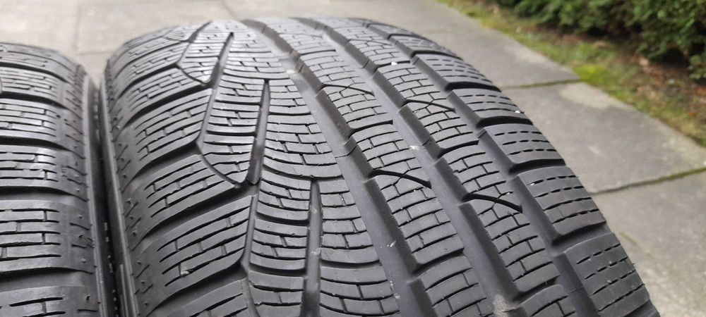 Opony zimowe  Pirelli  245/40 R20   99V XL