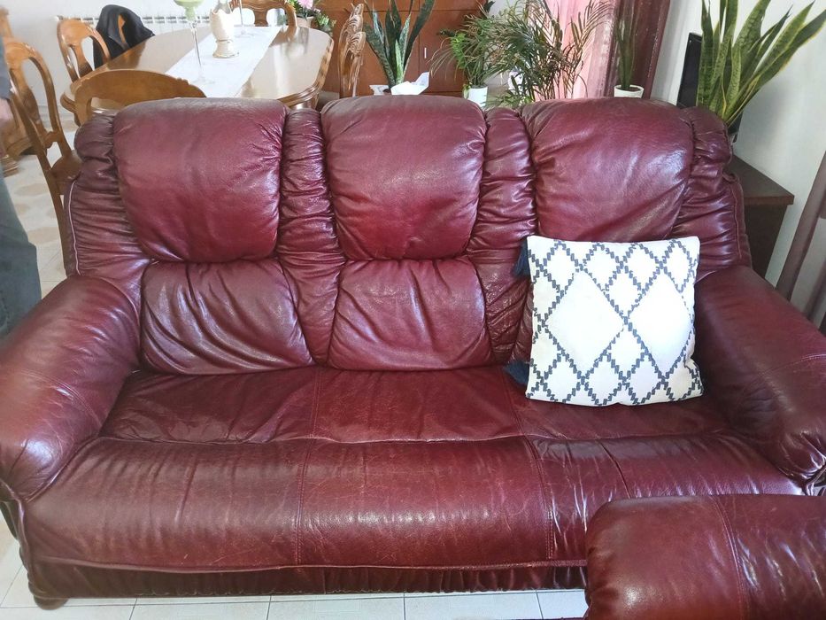 Conjunto de sofás em pele