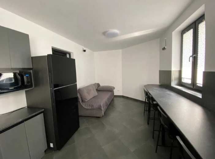 ДВІ КВАРТИРИ з власним подвір'ям (термін 3 -6 місяців]