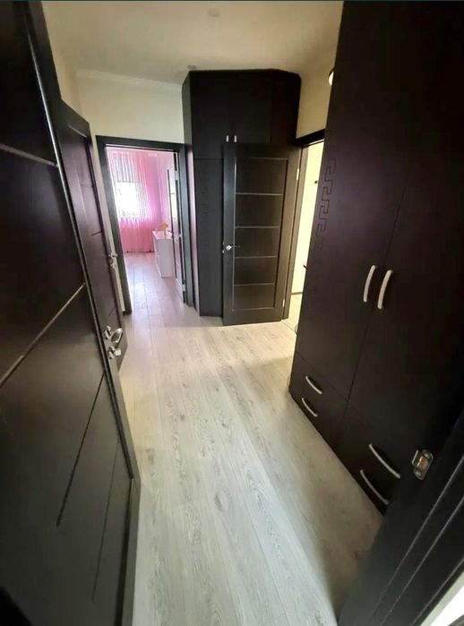 Простора 3-кімнатна квартира 100 м² з якісним ремонтом Олени Пчілки 8