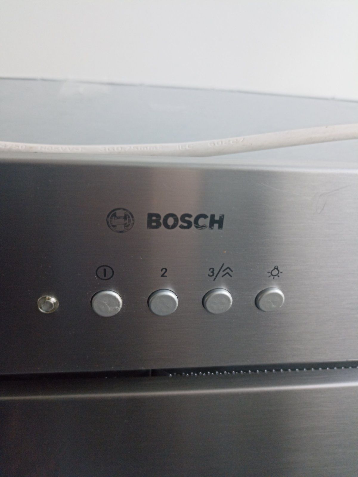 Вбудована витяжка Bosch DHL 885C