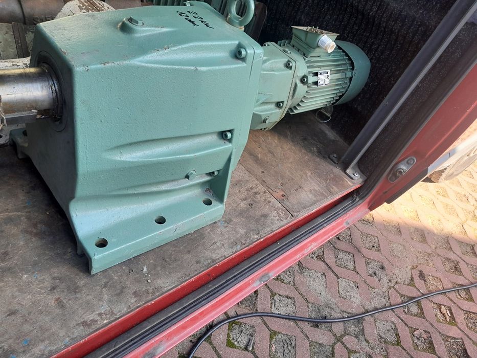 Motoreduktor VEM 2,2KW 12,5 obr/MIN