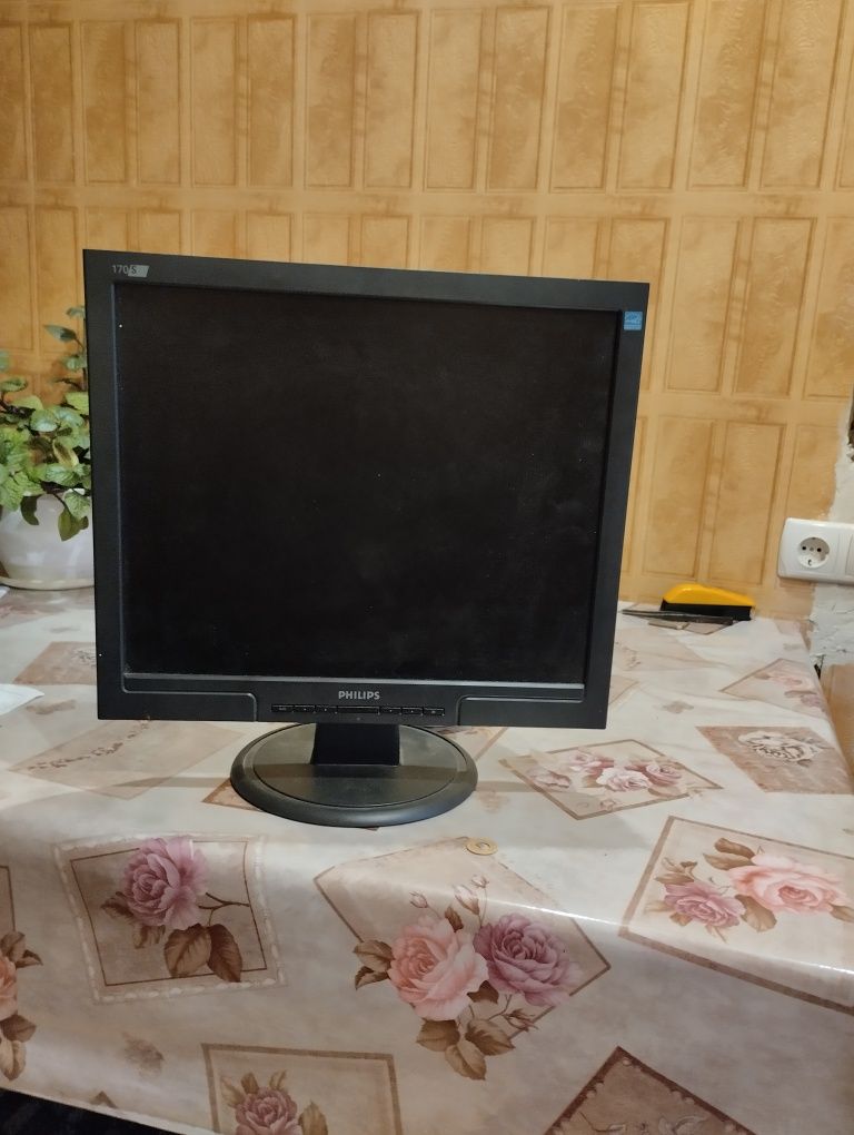 Монитор PHILIPS 17" SXGA