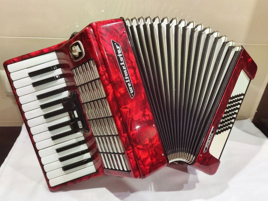 Akordeon Weltmeister Stella 48 basów