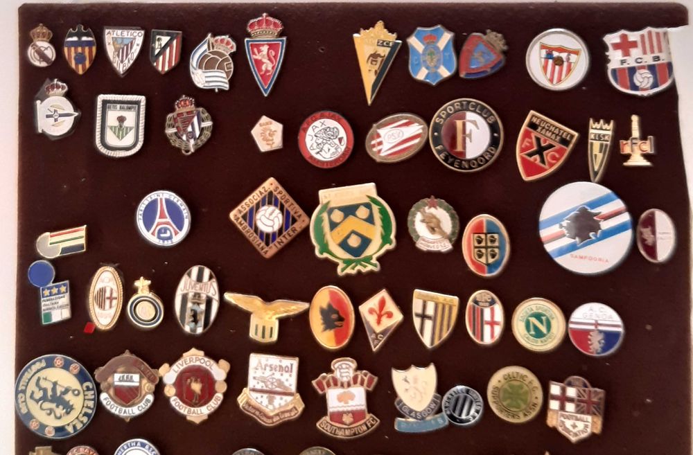 Pins clubes futebol