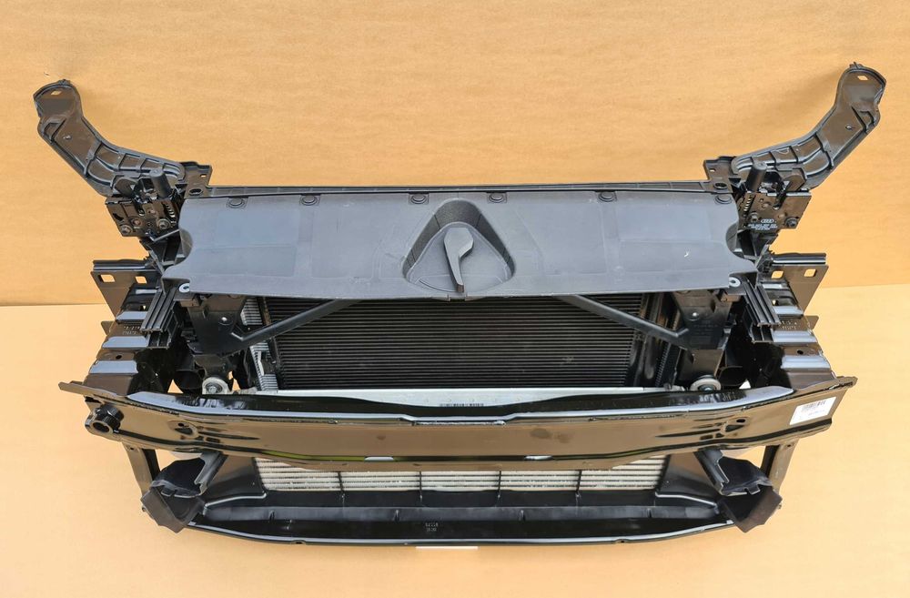 AUDI A3 8Y Передня панель, телевізор