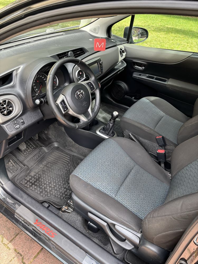 Toyota YARIS  2012 brak rdzy