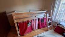 Cama de criança alta /com escada ( colchão  incluido)