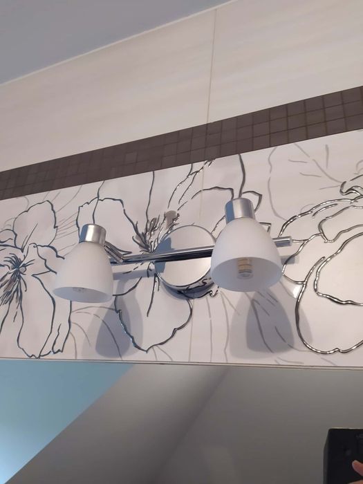 Żyrandol z dwoma kinketami