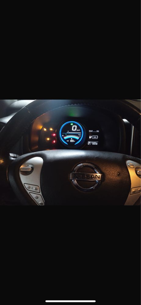 Nissan E-NV200.