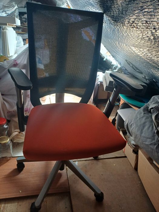 Krzesło Fotel obrotowy biurowy biurkowy Ergonomiczny Hayworth Comfotro