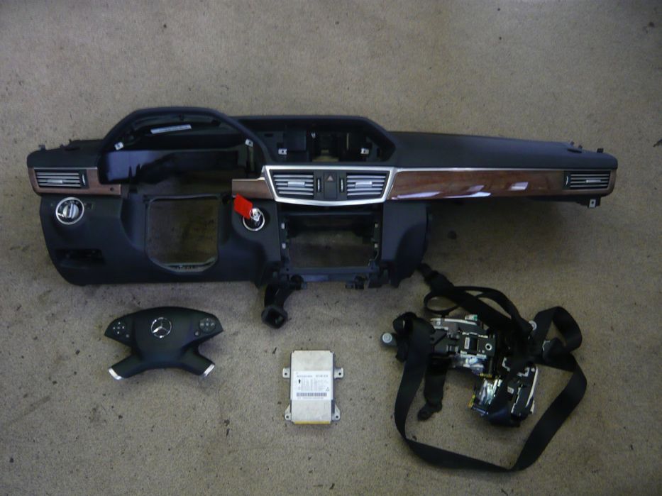 Kokpit konsola deska rozdzielcza poduszki sensor airbag Mercedes-Benz W212