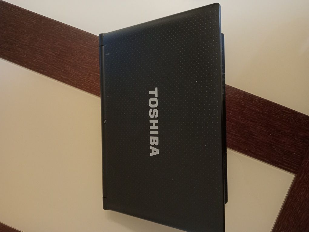 Laptop sprzedam lub zamienię Toshiba przywieziony z Niemiec stan dobry