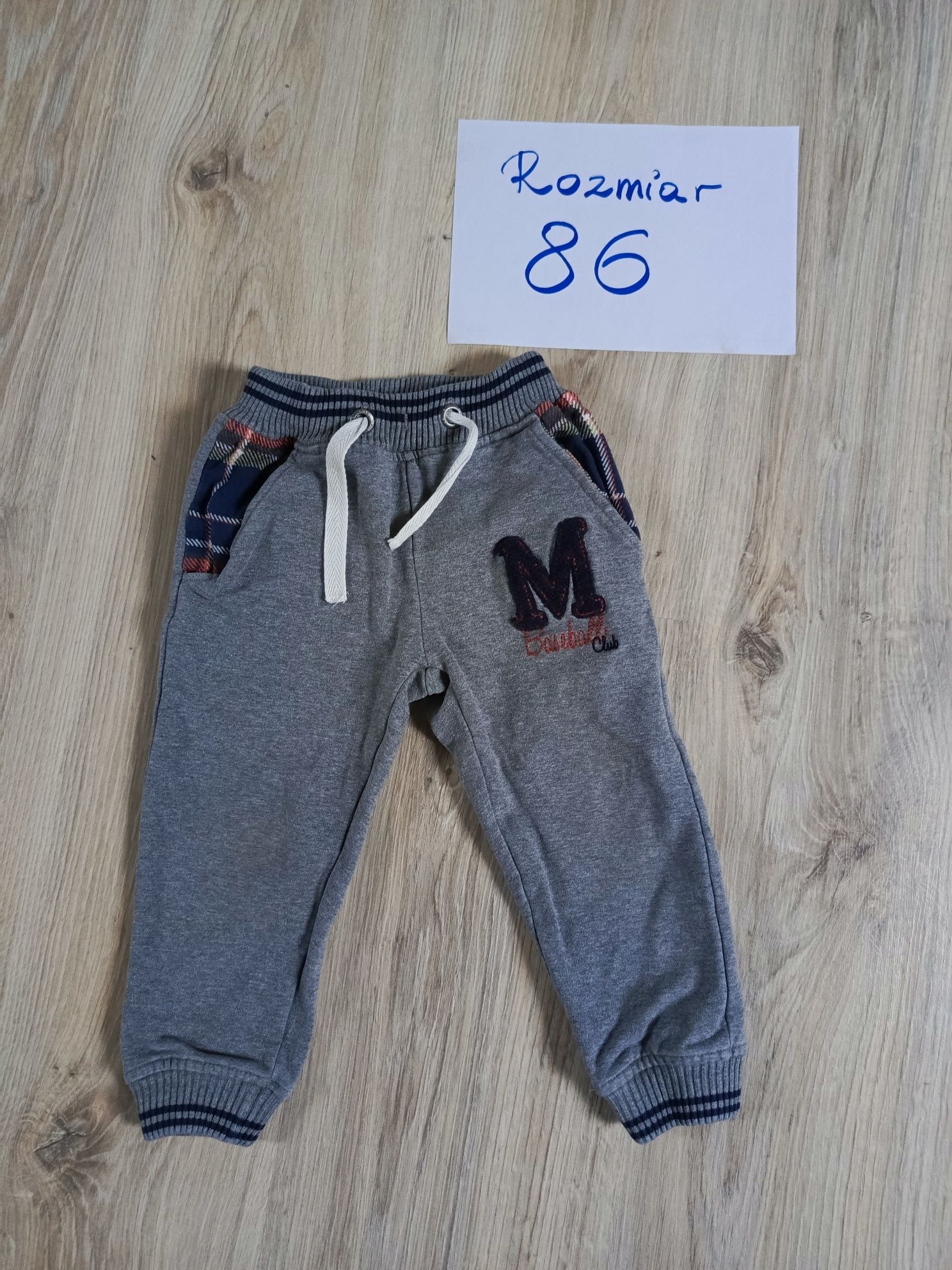 Rozmiar 86 spodnie bluza dla chłopca name it zestaw