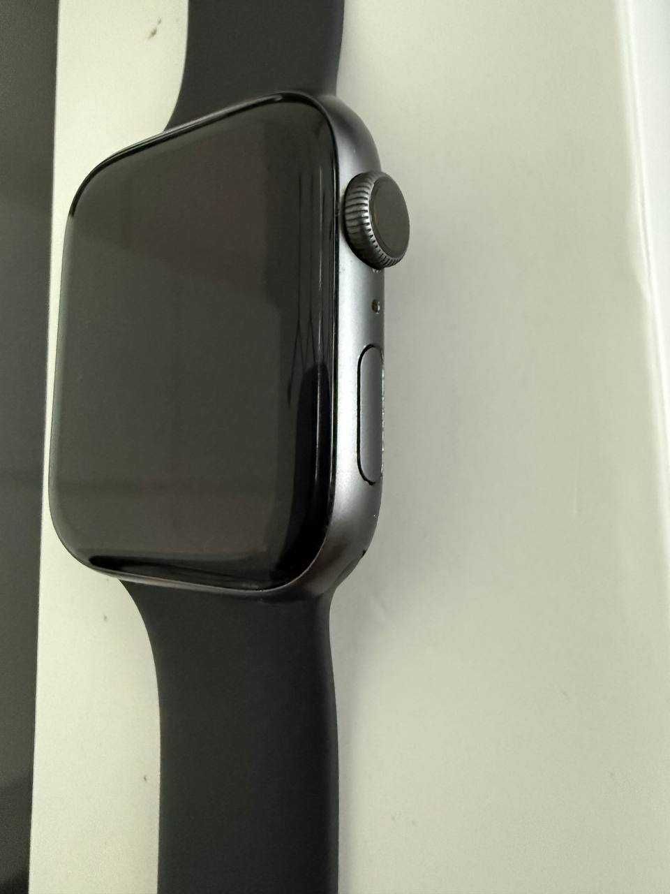 Apple Watch Series 4 GPS 44mm Gray Alum
