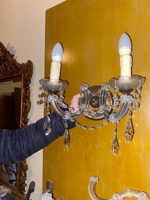 Dois candeeiros em cristal, um de teto e outro aplique de parede
