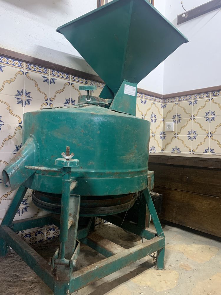 Moinho de pedra para cereais e outros