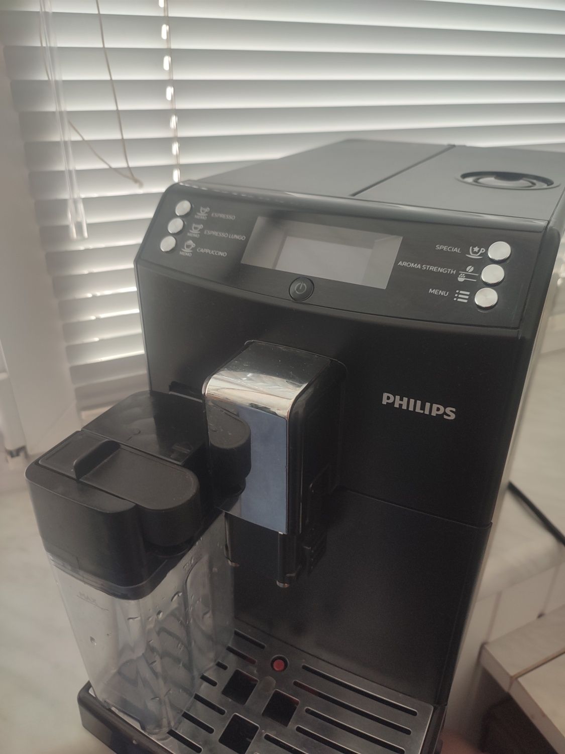 Кавомашина Philips minuto hd