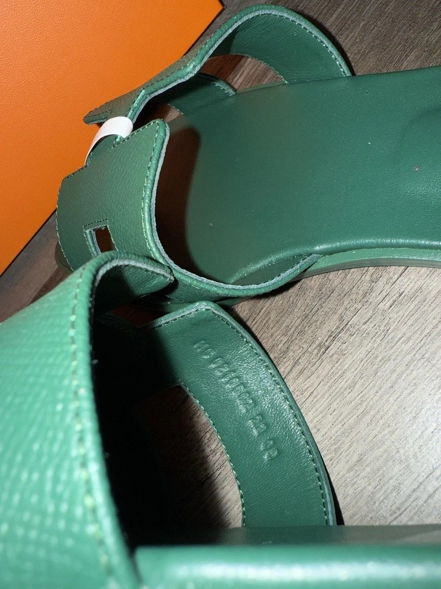 Sandálias verdes Hermès tamanho 43 UE 12 EUA em pele de bezerro laranj