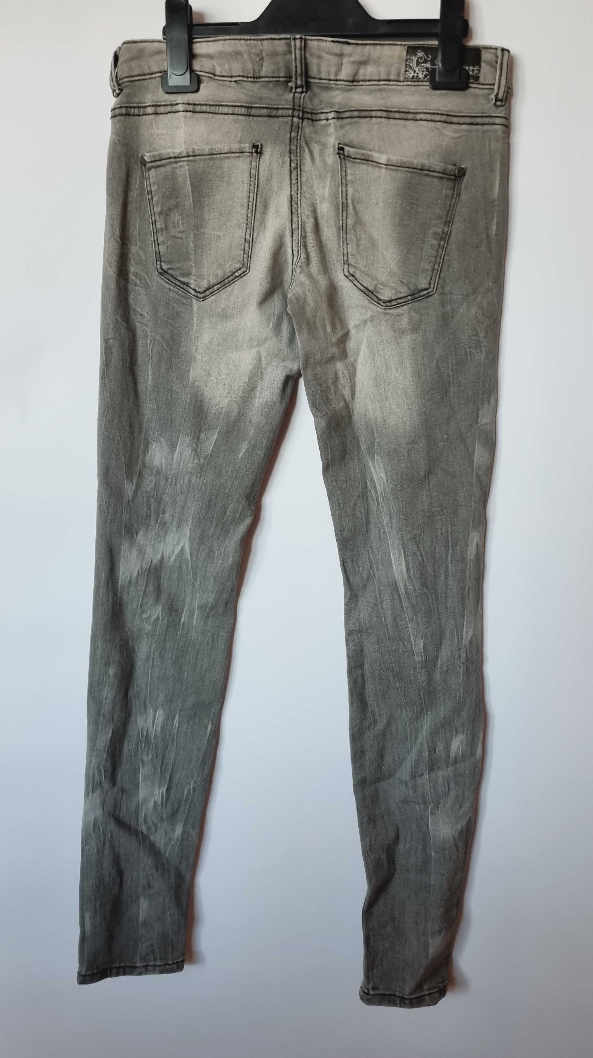 Bershka spodnie jeans rurki 36/8 bdb