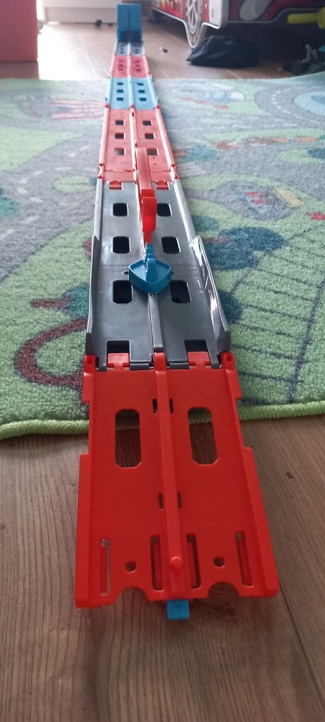 Hot Wheels transporter +tor wyścigowy