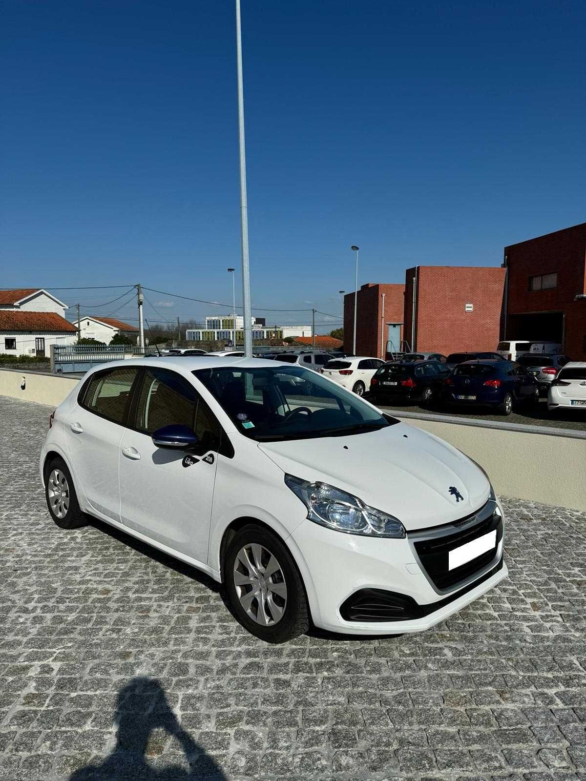 Peugeot 208 1.2 Like 89 mil km Assistido na marca