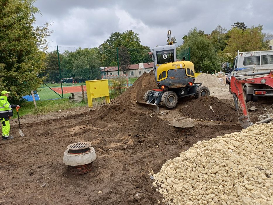 Uslugi koparka obrotowa kolowa, minikoparka, wozidlo budowlane 1 .5t