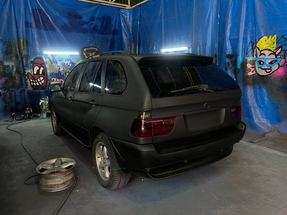 BMW X5 e53 Raptor black