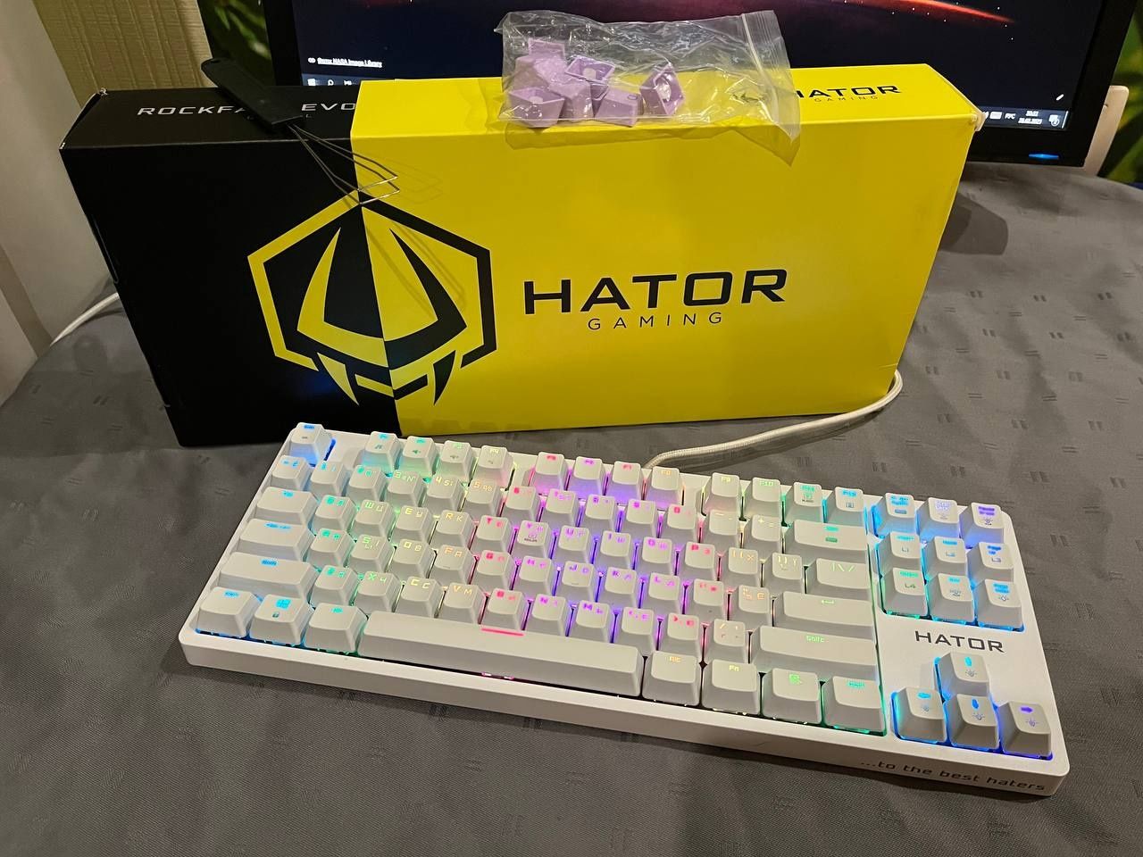 Механічні клавіатури Hator!  
Мишка Hator !
Мишка Hator !