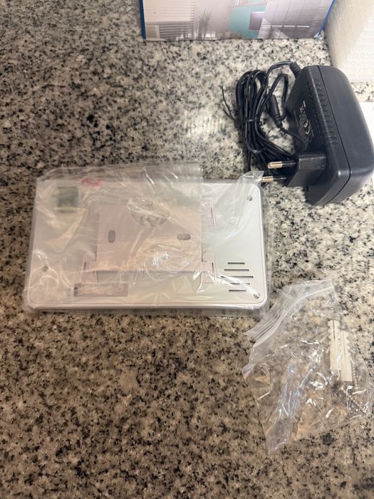 Monitor Extra Avidsen Ylva 2+ Novo Caixa Aberta Só Fotos