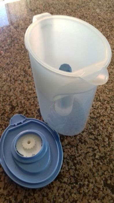 Jarro purificador de agua tupperware 3.75l.