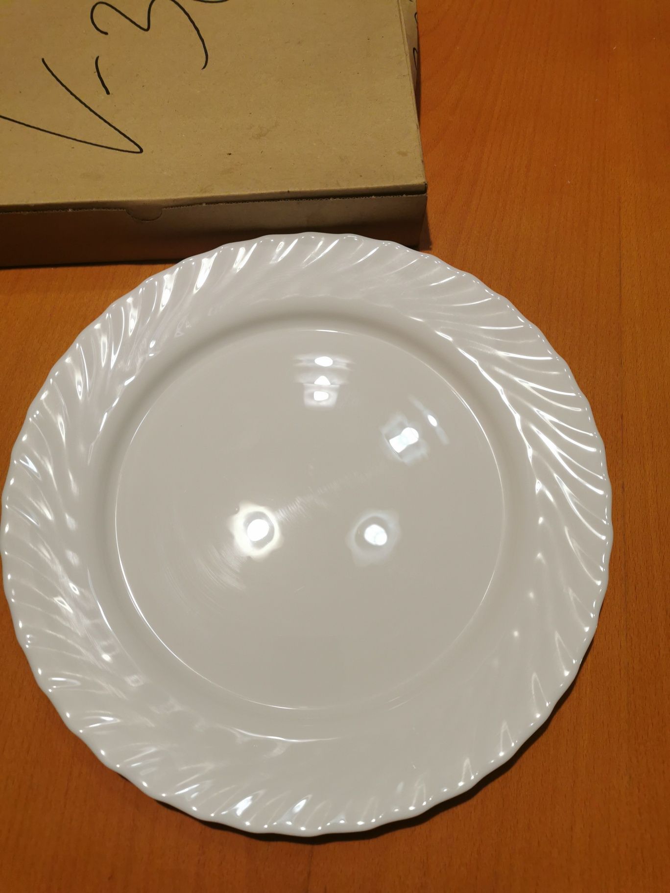 Duży talerz Arcopal biały 31 cm