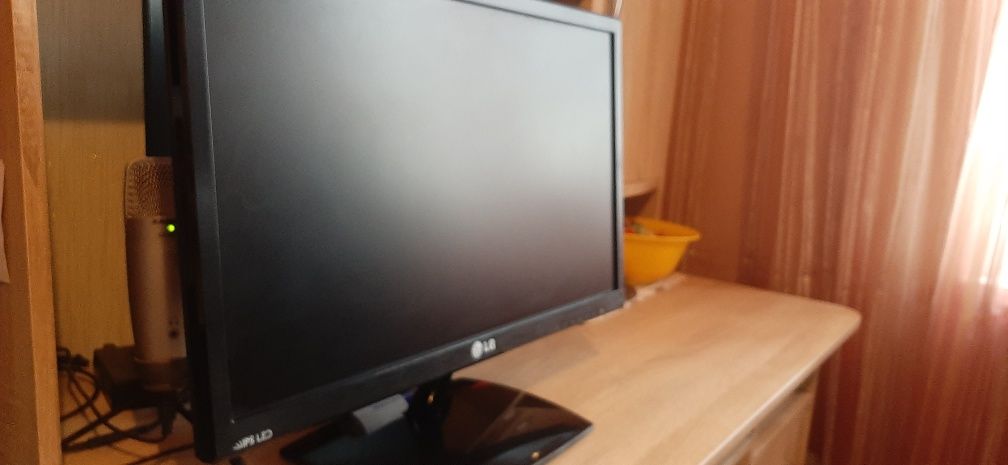 Монитор Lg 23"  IPS235T