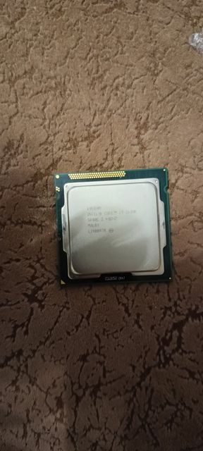 процесор Intel Core i7-2600k

сокет 1155

4C/8T

32 nm,

3.4 GHz -> 3.