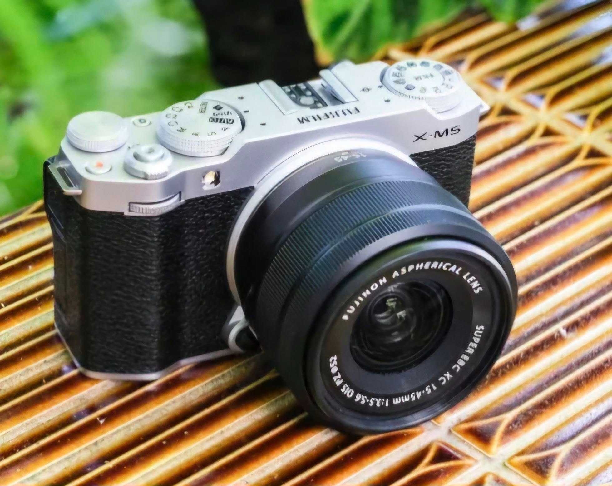 Fuji X-M5 + Xc 15x45. Novo, fatura e garantia 3 anos Fuji Pt