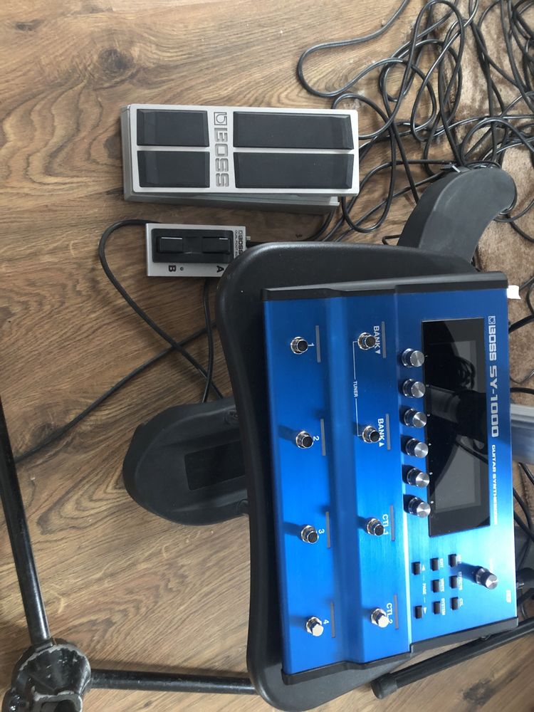 Boss SY1000 syntezator gitarowy + osprzęt