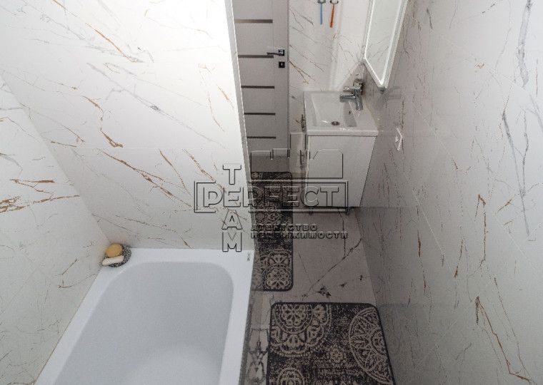 Продаж 3-к квартири Максимовича 24А
