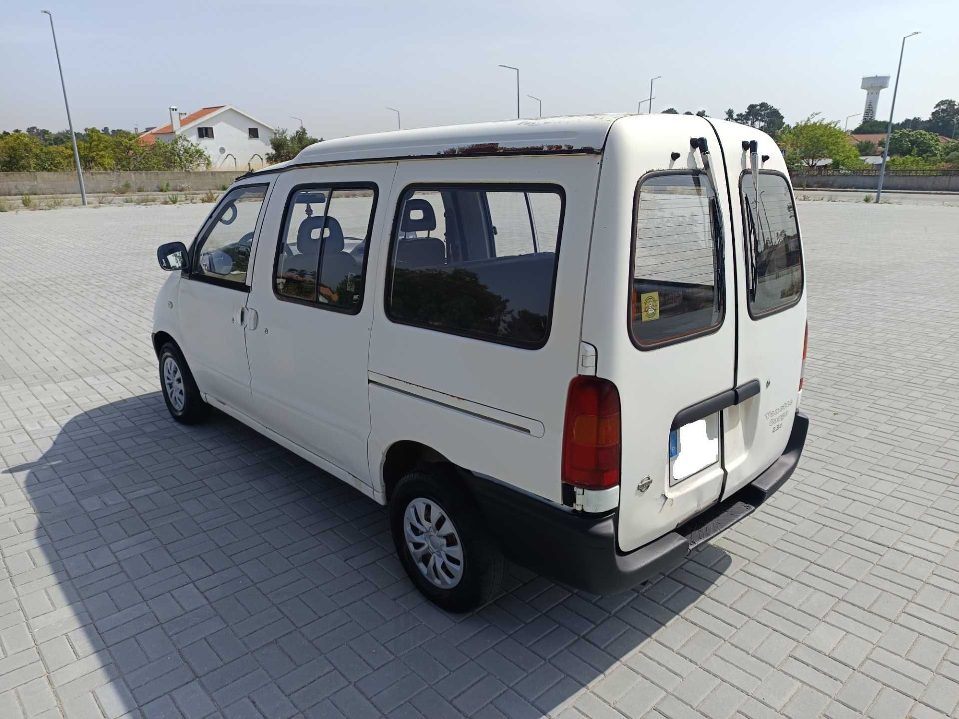 Nissan Vanette Cargo 2.3 D - 1995 - 5 Lugares