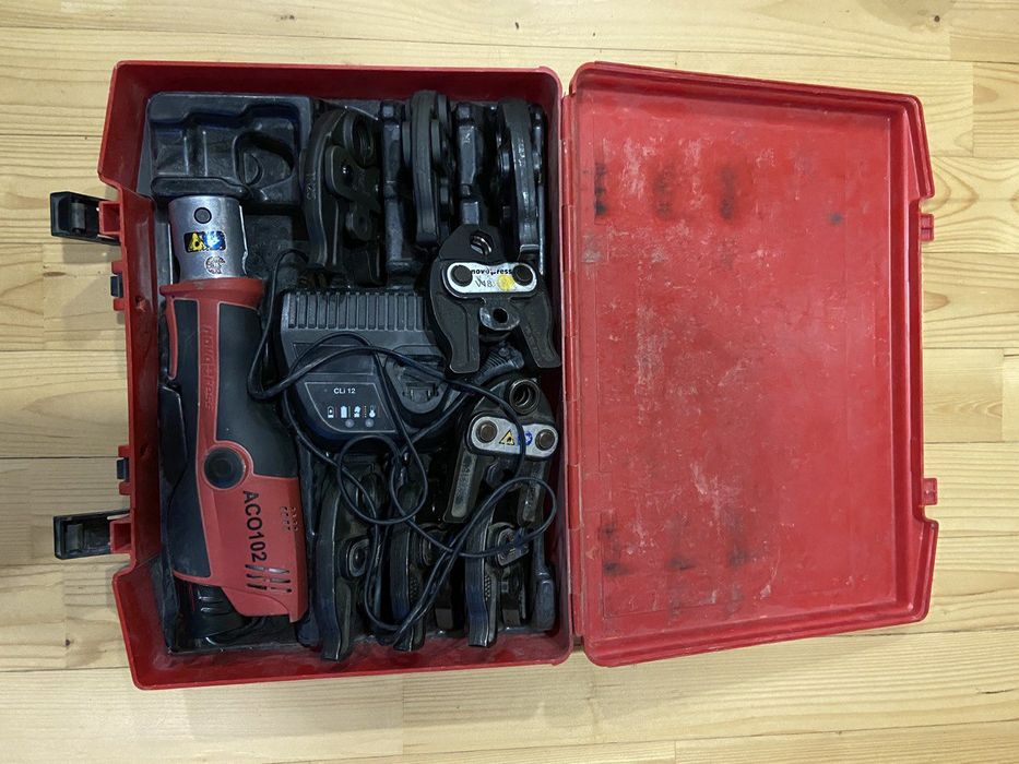 Прес-кліщі для труб металопластикових та мідних