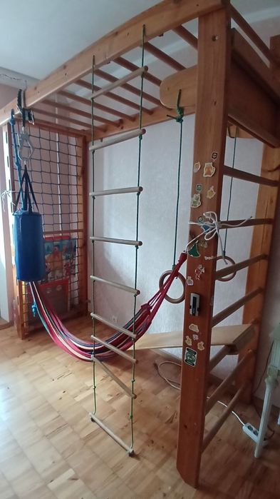 Дитячий спортивний комплекс