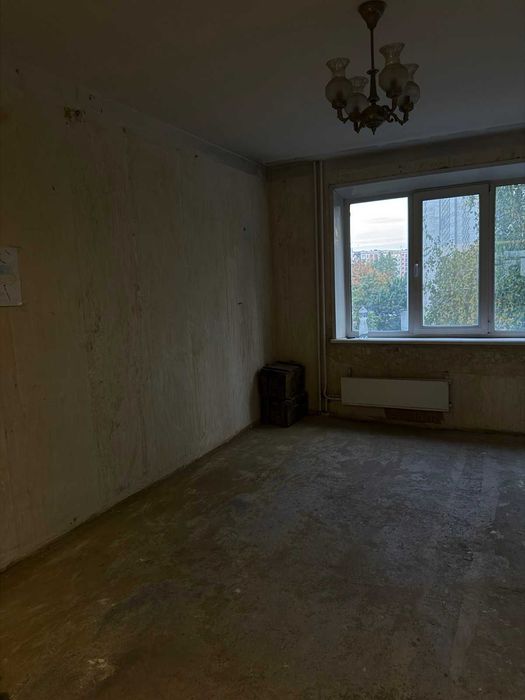 Продам чудову 4-х кім. квартиру, по М. Лушпи (підготовлена під ремонт)