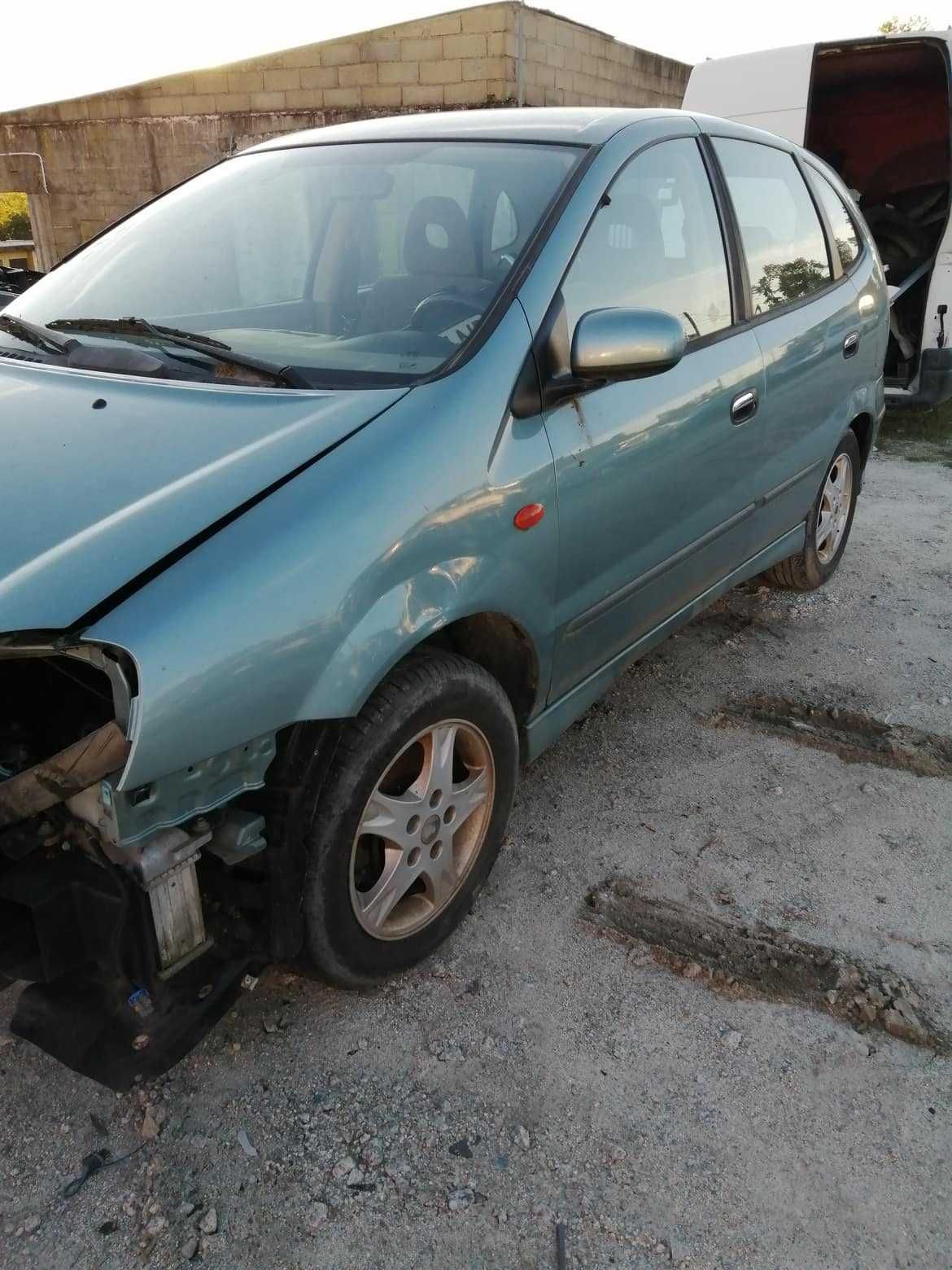 Para peças Nissan Almera Tino 2.2DCI ano 2000