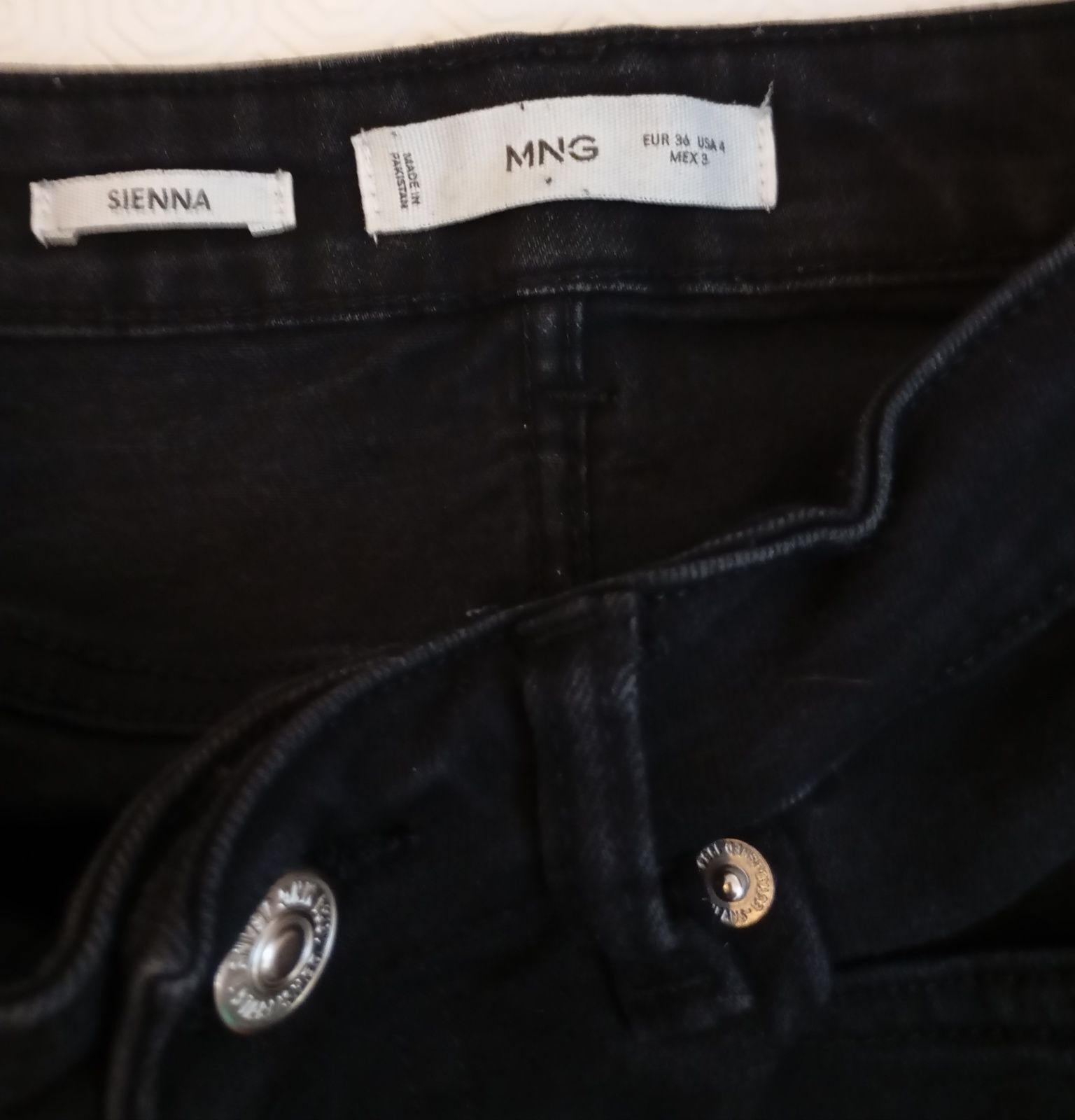 Calças da mango e Pull and bear